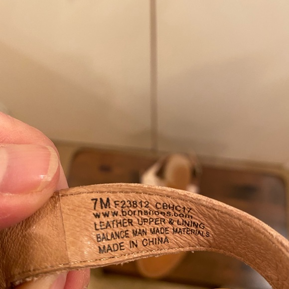 Born bisque leather block heel sandals size 7M - Picture 7 of 7